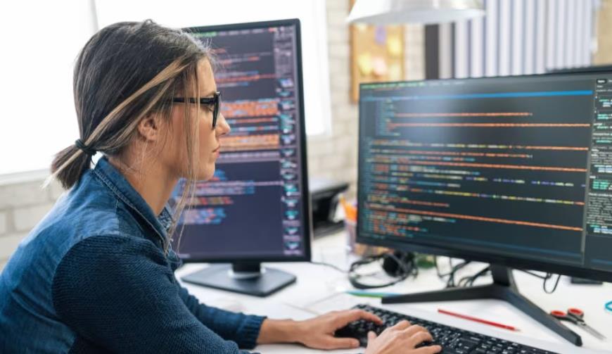 琼中小程序开发公司：DevOps与BI工具生命周期管理的深度融合